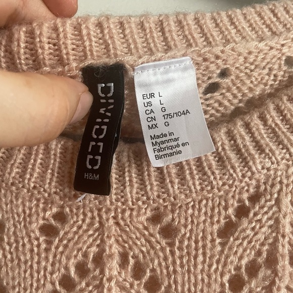 Divided Pink Crewneck Sweater. Pre-Owned. - Picture 4 of 6